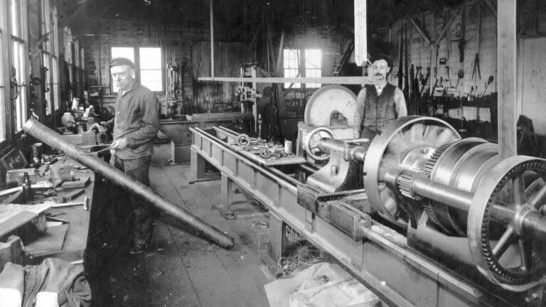 1900s Mechanical Job Shop Setup
